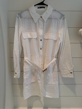 Zara White Eyelet Button-Front Tunic Shirt with Belt